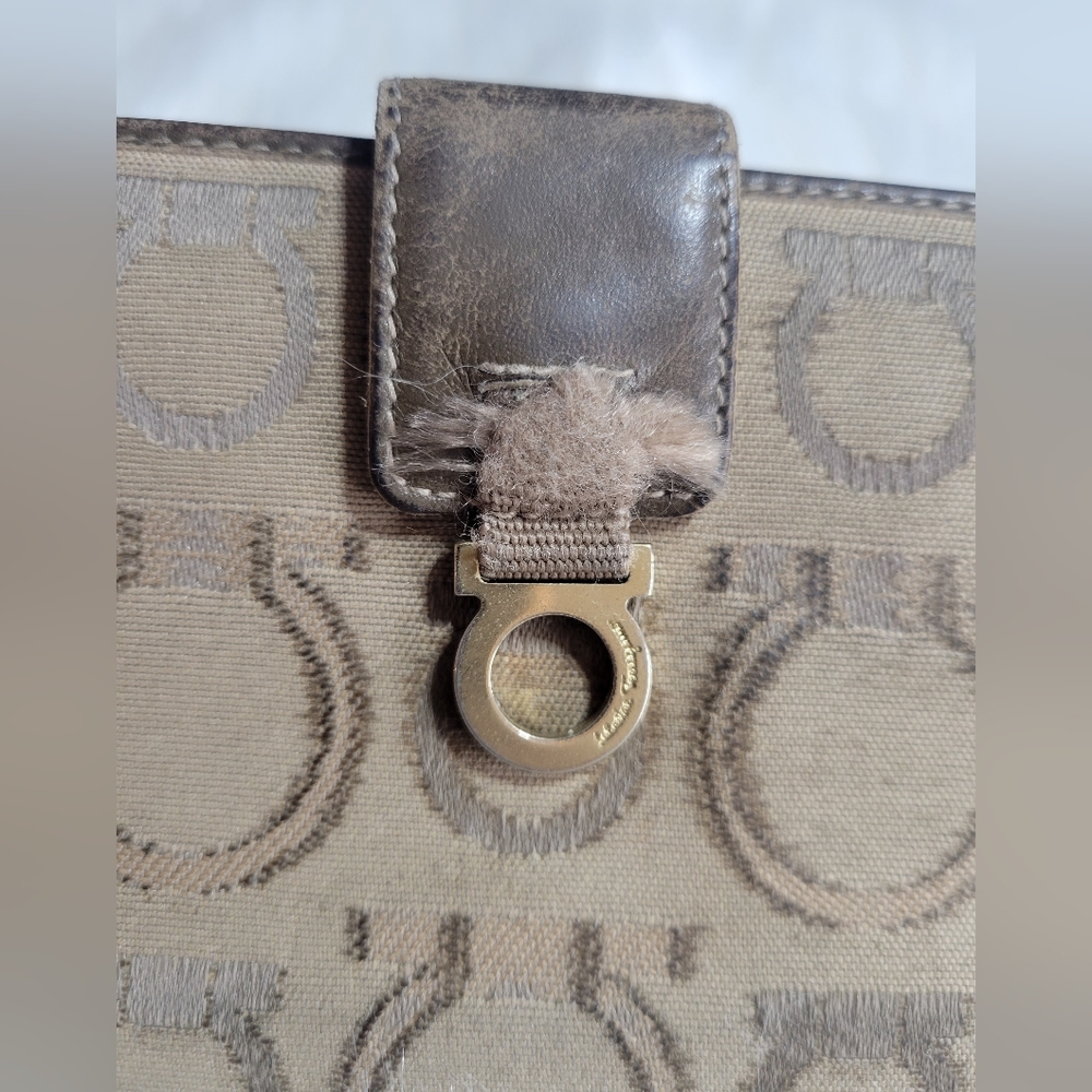 Ferragamo Monogram Long Wallet - Picture 5 of 10